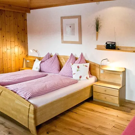 Waldesruh/halseralm シュラートミンク